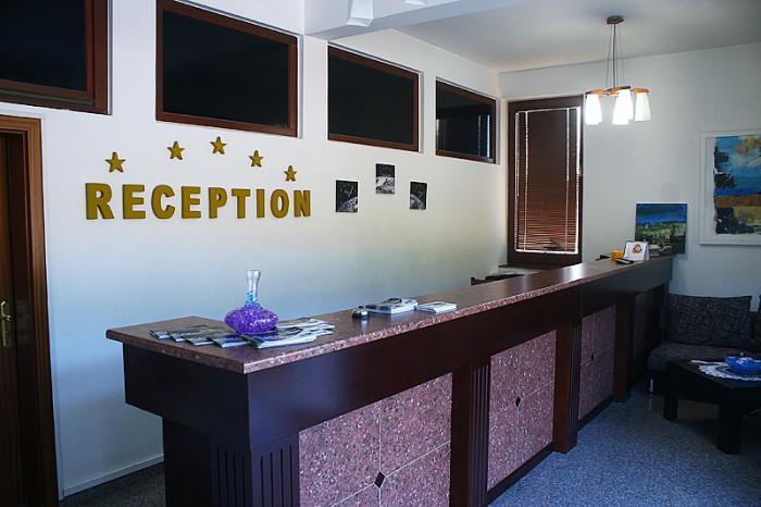 Hotel Planet Gjilan Экстерьер фото